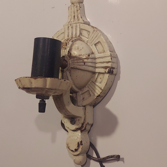 Art Deco Cast Iron Wall Sconce Light - Picture 4 of 13